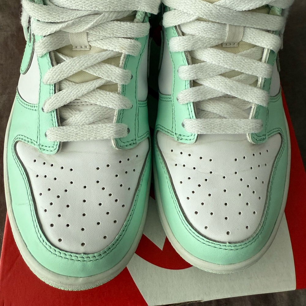 Nike Dunk Low GS Big Kids (FZ3534-100) “Mint Foam” - Picture 7 of 12